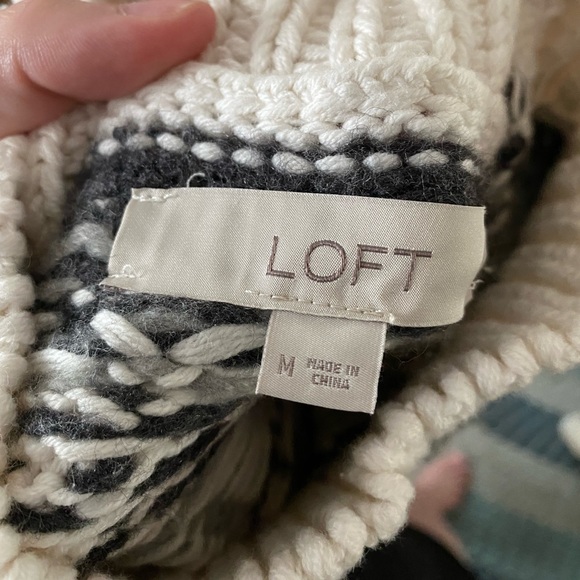 LOFT Sweater - Picture 4 of 4